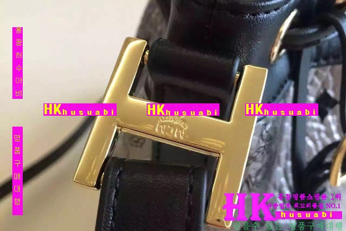 ������ (MCM) ũ�ν��� 2016�Ż� MCM-66751-3