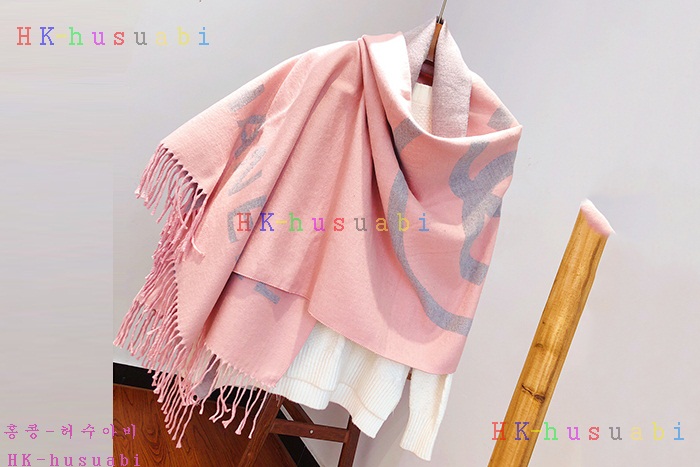 NEW 샤넬 스카프 신상 CH 6733250