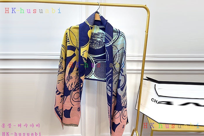 NEW 샤넬 스카프 신상 CH 6733257