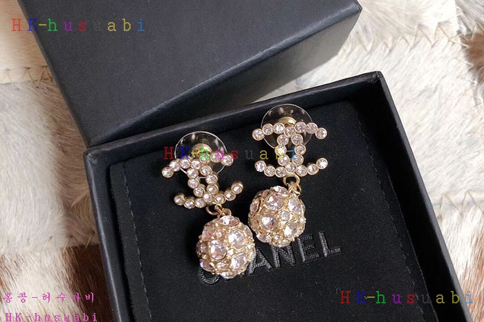 NEW 샤넬 귀걸이 신상 CH 40189373