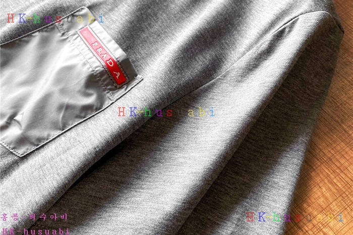 NEW 프라다 반팔티 신상 P 1277470