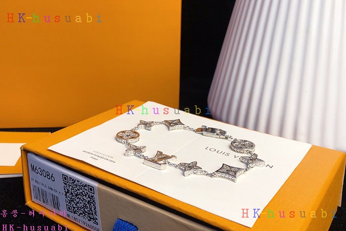 NEW 루이비통 팔찌 신상 LV 5722102