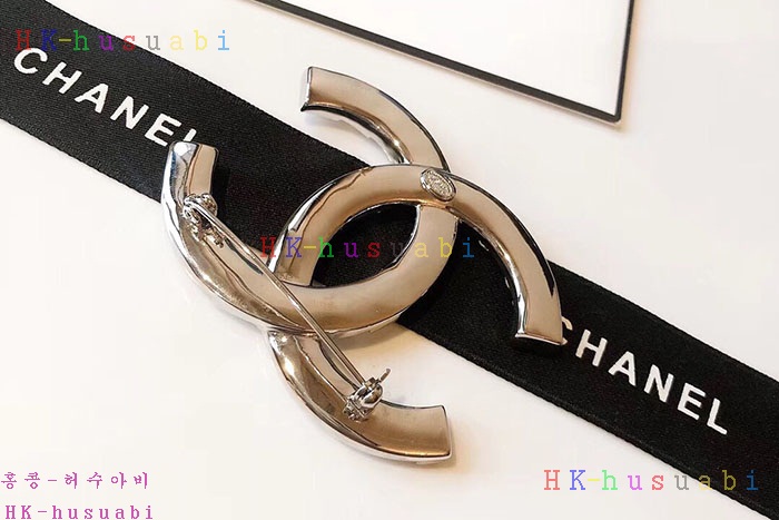 NEW 샤넬 브로치 신상 C 557325