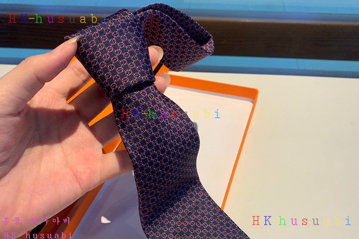 NEW 에르메스 넥타이 신상 H428025