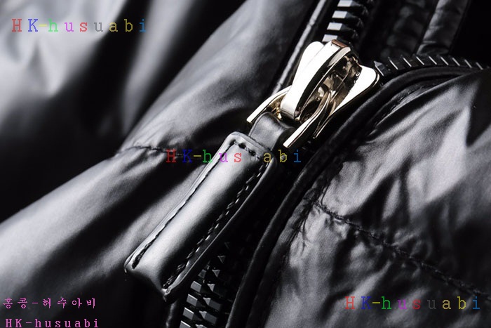 NEW 프라다 패딩 신상 P 927557