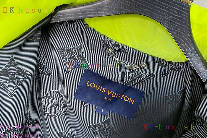 NEW 루이비통 패딩 신상 LV 235008
