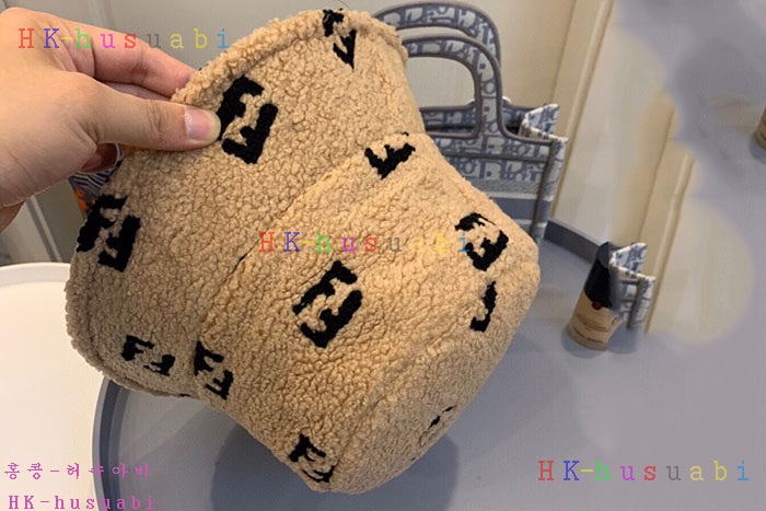 NEW 펜디 모자 신상 FD 7544427