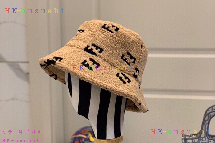 NEW 펜디 모자 신상 FD 7544427