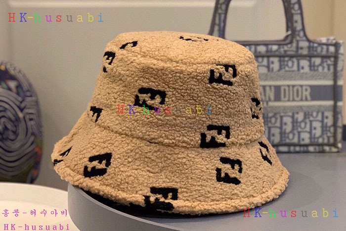 NEW 펜디 모자 신상 FD 7544427