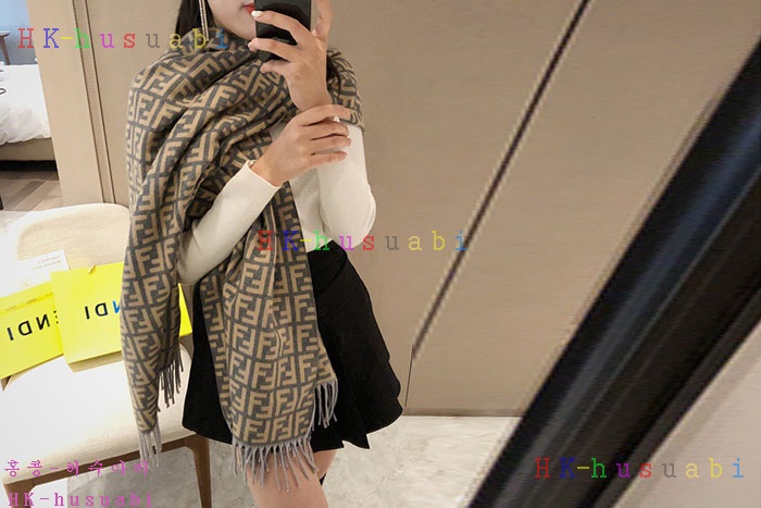 NEW 펜디 머플러 신상 FD 22431