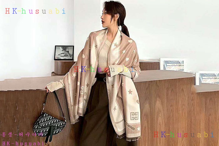 NEW 구찌 머플러 신상 GU 2436709