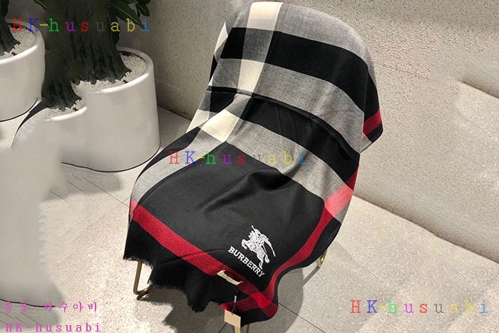 NEW 버버리 머플러 신상 BB 573358