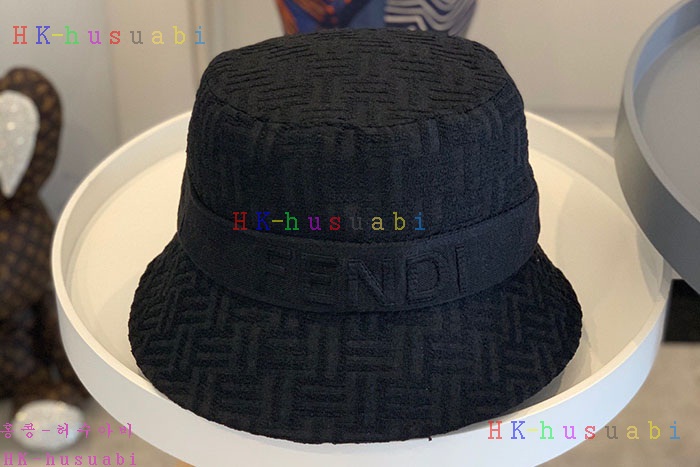 NEW 펜디 모자 신상 F 528222