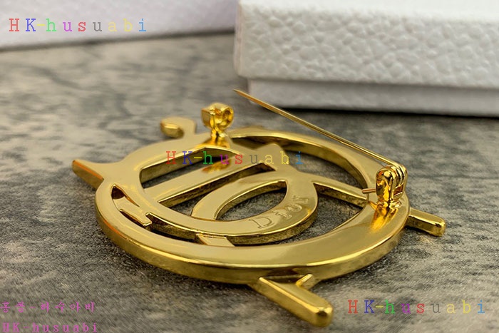 NEW 디올 브로치 신상 DR 8572260
