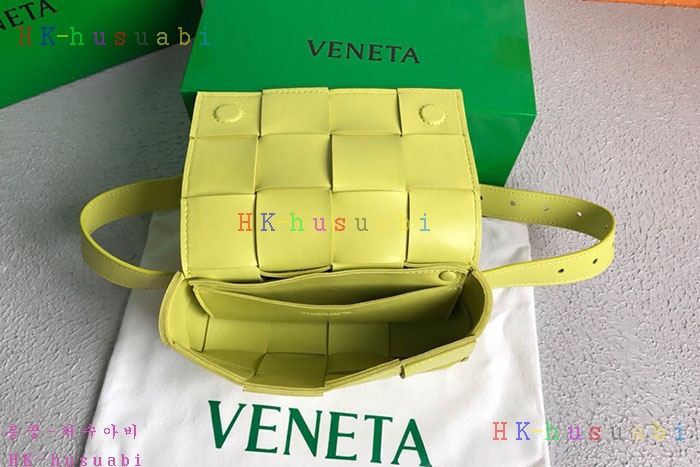 ★미러급★보테가베네타 카세트 벨트백 BV 5542824