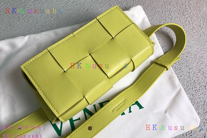 ★미러급★보테가베네타 카세트 벨트백 BV 5542824