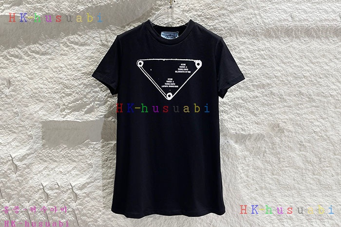 NEW 프라다 반팔티 신상 P 775810