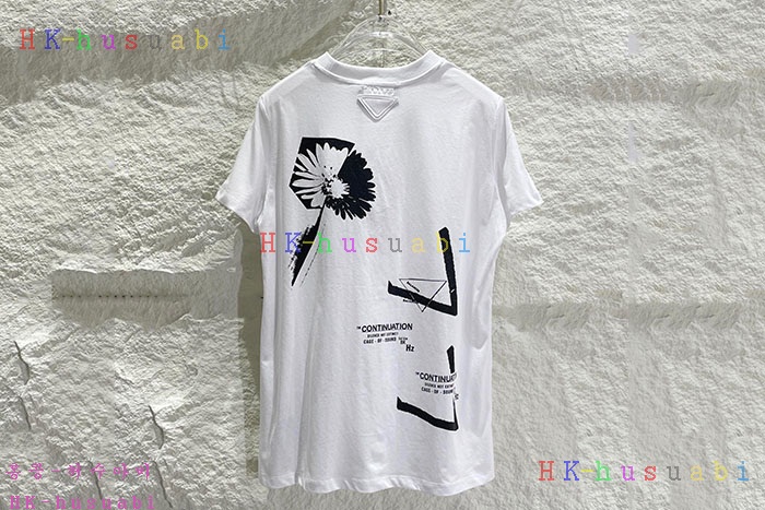 NEW 프라다 반팔티 신상 P 775810