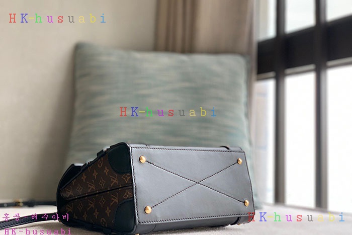 ★미러급★루이비통 트라이아논 PM M45908