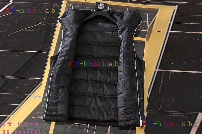 NEW 프라다 패딩조끼 신상 P 44789112