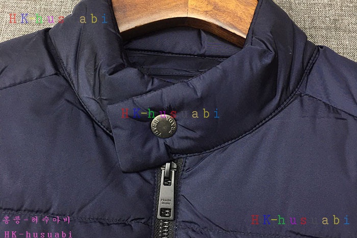 NEW 프라다 패딩조끼 신상 P 4478852