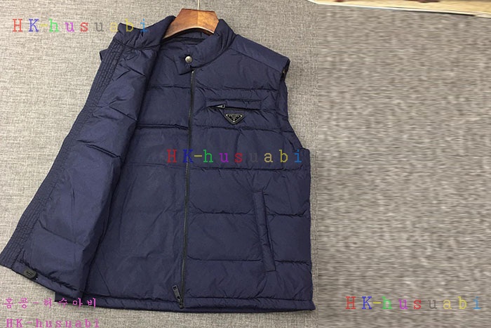 NEW 프라다 패딩조끼 신상 P 4478852