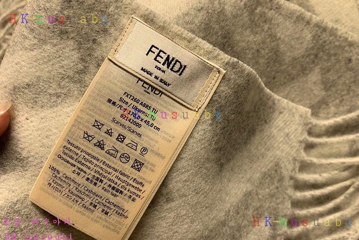 NEW 펜디 머플러 신상 FD 1142550