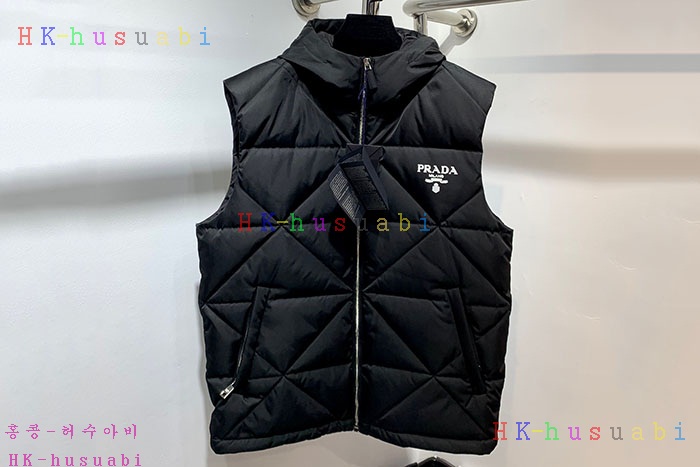 NEW 프라다 패딩조끼 신상 P 992436