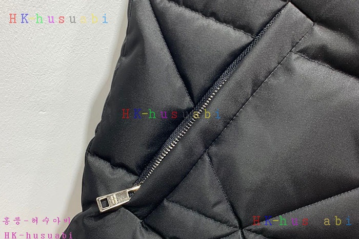 NEW 프라다 패딩조끼 신상 P 992436