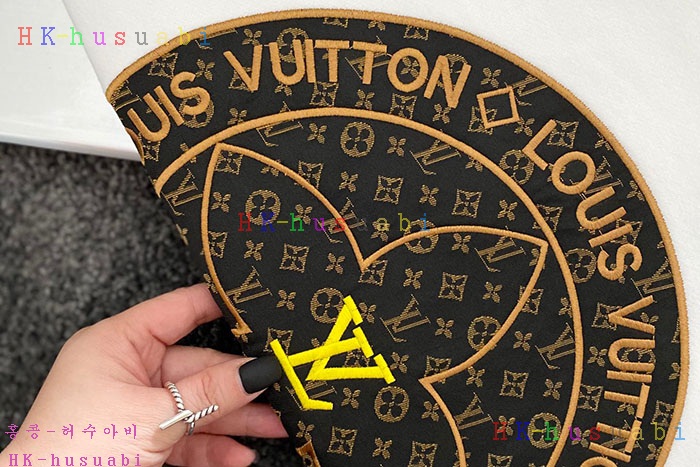NEW 루이비통 후드티 신상 LV 4425125