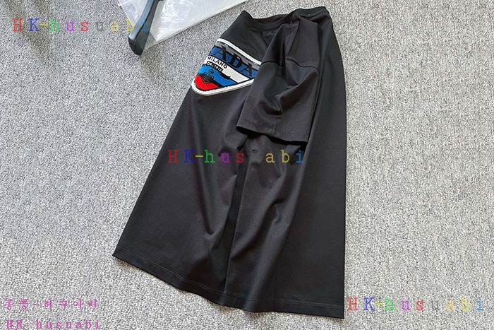 NEW 프라다 반팔티 신상 P 557567