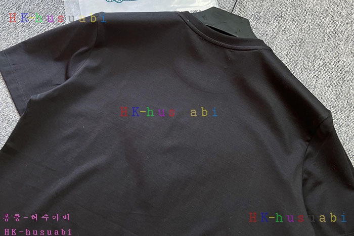 NEW 프라다 반팔티 신상 P 557567