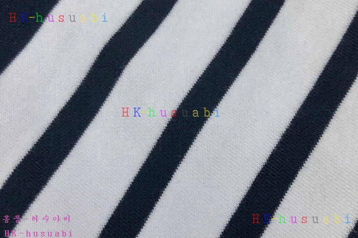 NEW 톰브라운 반바지 신상 TB 4245521