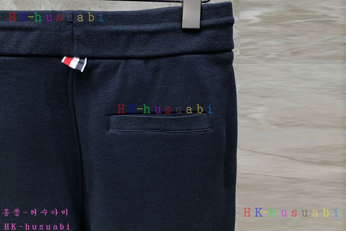 NEW 톰브라운 반바지 신상 TB 4245521