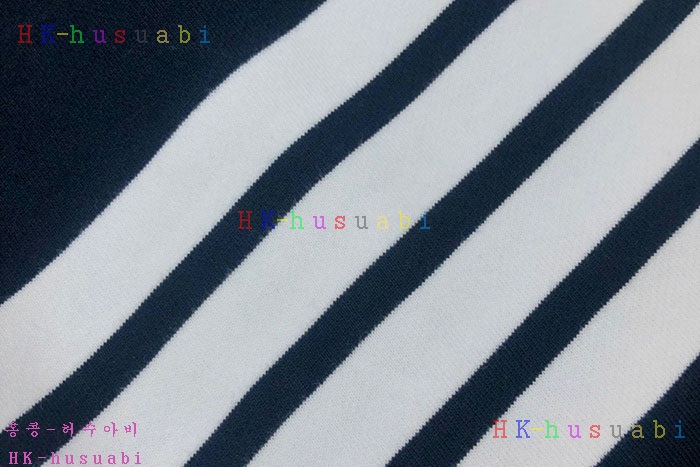 NEW 톰브라운 반바지 신상 TB 4245525