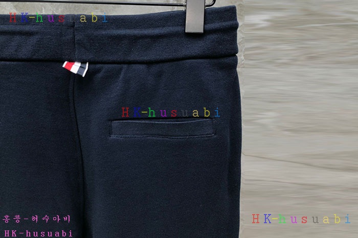 NEW 톰브라운 반바지 신상 TB 4245525
