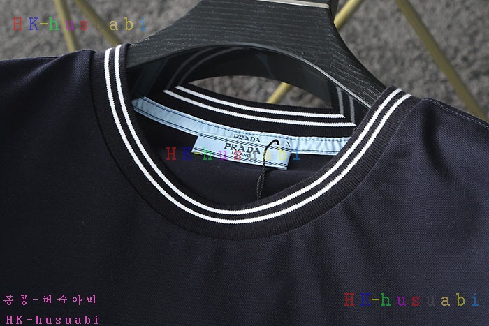 NEW 프라다 반팔티 신상 P 557243