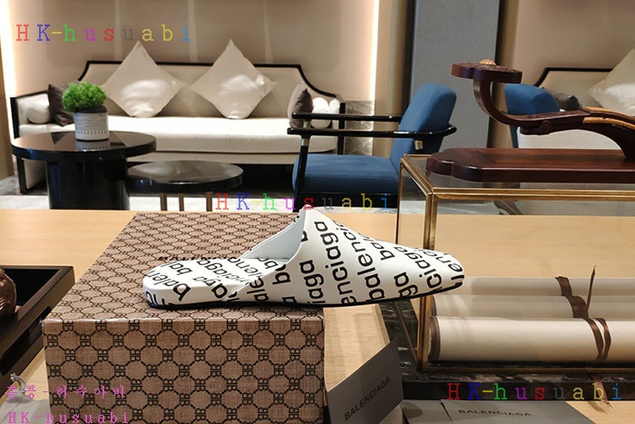 NEW 발렌시아가 신발 신상 B 995331