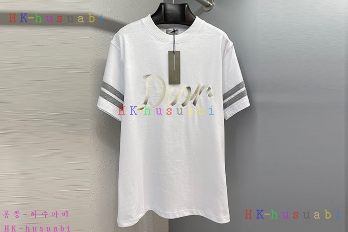 NEW 디올 반팔티 신상 DR 552508