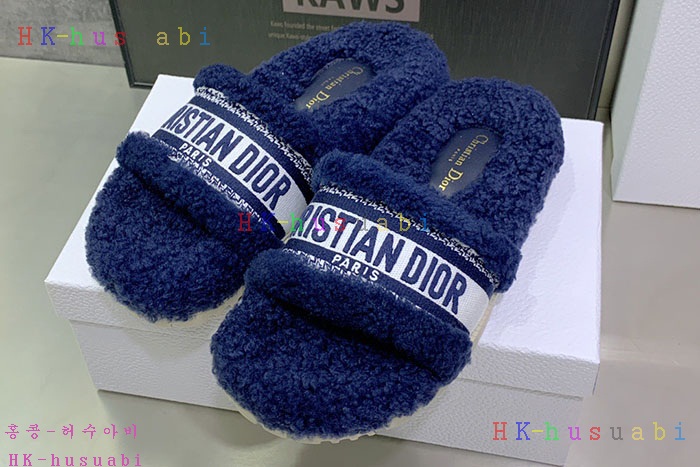 NEW 디올 신발 신상 DR 824552