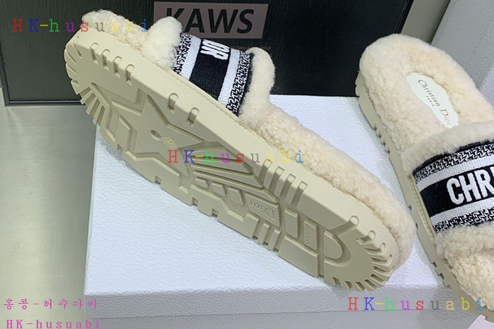NEW 디올 신발 신상 DR 824556