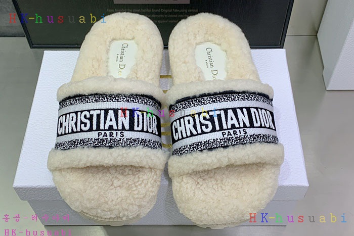 NEW 디올 신발 신상 DR 824556