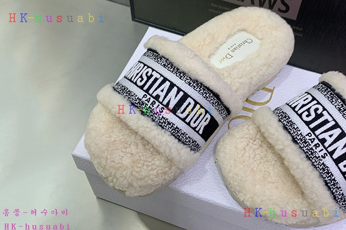 NEW 디올 신발 신상 DR 824556