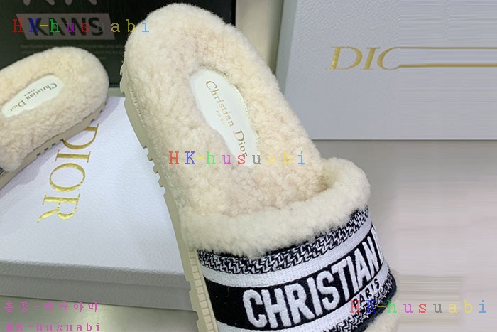 NEW 디올 신발 신상 DR 824556