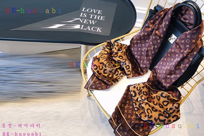 NEW 루이비통 스카프 신상 LV 885231