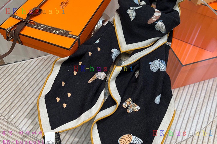 NEW 에르메스 스카프 신상 H 673552
