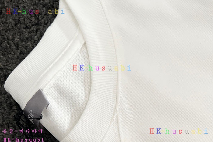 NEW 디올 반팔티 신상 DR 772254