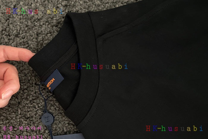 NEW 루이비통 반팔티 신상 LV 958452