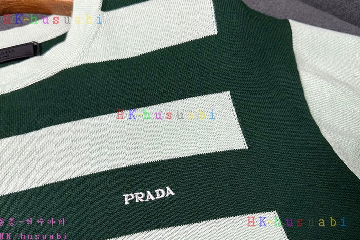 NEW 프라다  반팔티 신상 P 925602