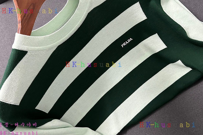 NEW 프라다  반팔티 신상 P 925602